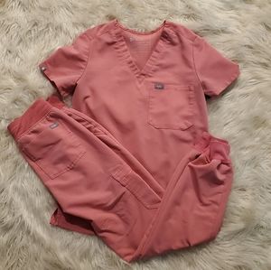 Figs neon pink jogger set xxs